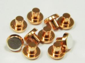 Kontakt nýtu na stříbrný nikl